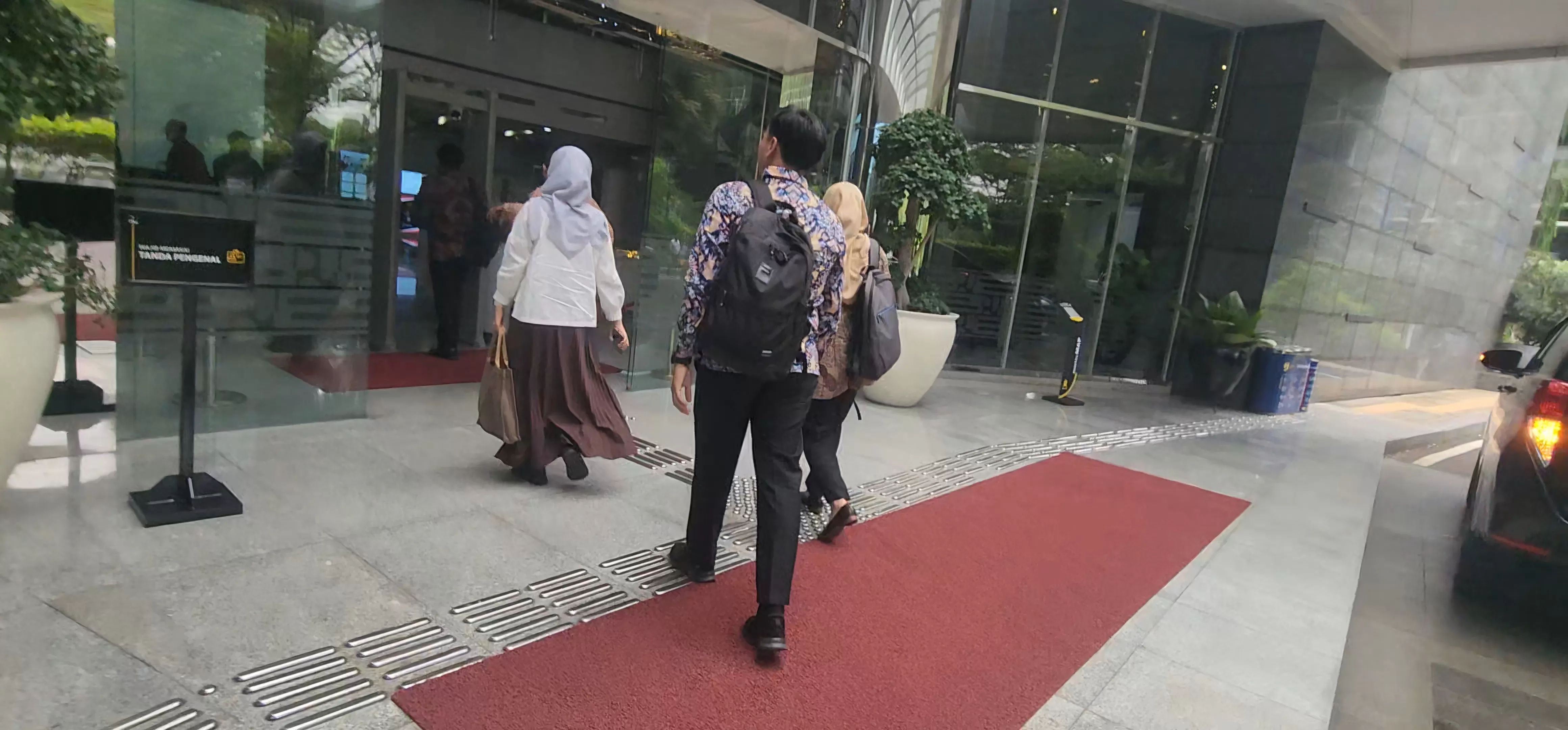 Tim KPK Datangi Inspektorat Jenderal Kementerian PU Terkait Dugaan Gratifikasi