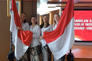 4 Atlet Sepak Bola Belanda Resmi Jadi WNI