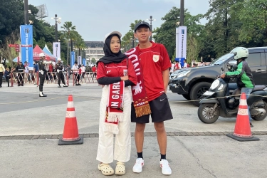 7 Tips Tampil Modis Pakai Jersey Saat Nobar Indonesia Vs Jepang, Cocok untuk Hijabers