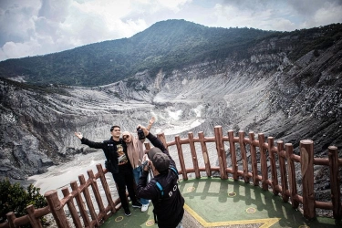 Aktivitas Vulkanik Sempat Meningkat, Wisata Gunung Tangkuban Parahu Tetap Buka
