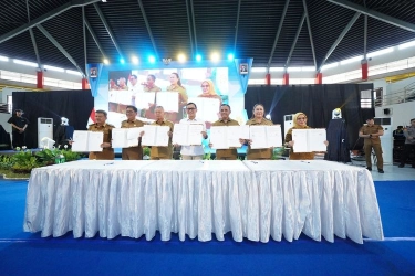 Bangun Sistem Migrasi Aman, Menteri Karding dan 5 Pemda di Sulteng Teken MoU Perlindungan PMI