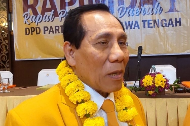 Politikus Hanura dalam Pusaran Bisnis Karaoke-Striptis