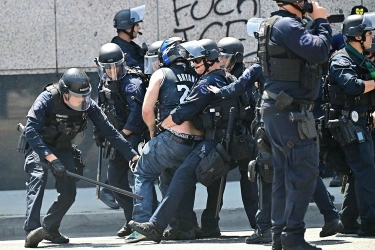 WNI di Los Angeles Diimbau Waspada Situasi Kerusuhan Demo Isu Imigrasi