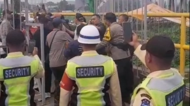 Anggota Dewan Cilegon Tabrak Buruh Hingga Ngamuk Dorong Polisi: Minggir!