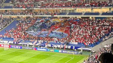Eksklusif dari Jepang: Tifo Suporter Timnas Indonesia Banjir Tepuk Tangan
