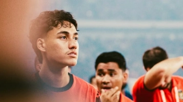 Rafael Struick: Melangkah Keluar...