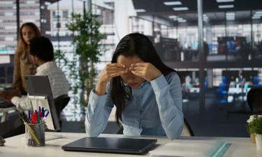 4 Cara Mengatasi Kelelahan saat Bekerja yang Perlu Diterapkan dengan Tepat supaya Lebih Sehat dan Produktif