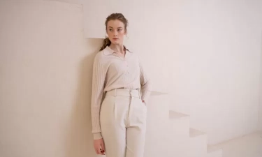 6 Rekomendasi Pakaian Kerja Musim Panas yang Tetap Nyaman dan Stylish saat Dikenakan ke Kantor