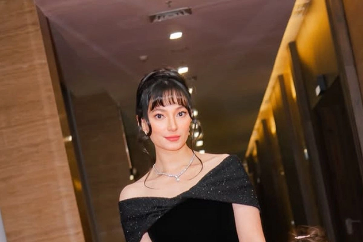 8 Gaya Rambut Asmirandah, Anggun dan Elegan