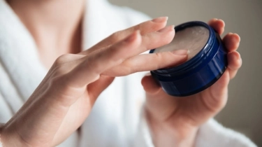 5 Rekomendasi Moisturizer Mengandung Tea Tree, Ampuh Lawan Jerawat dan Bikin Kulit Adem!