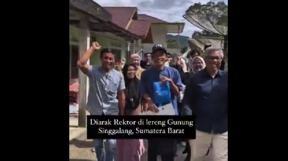 Rektor Jemput Anak Kuli dan Pedagang Masuk ITB, Sekampung Patungan Modal Kuliah