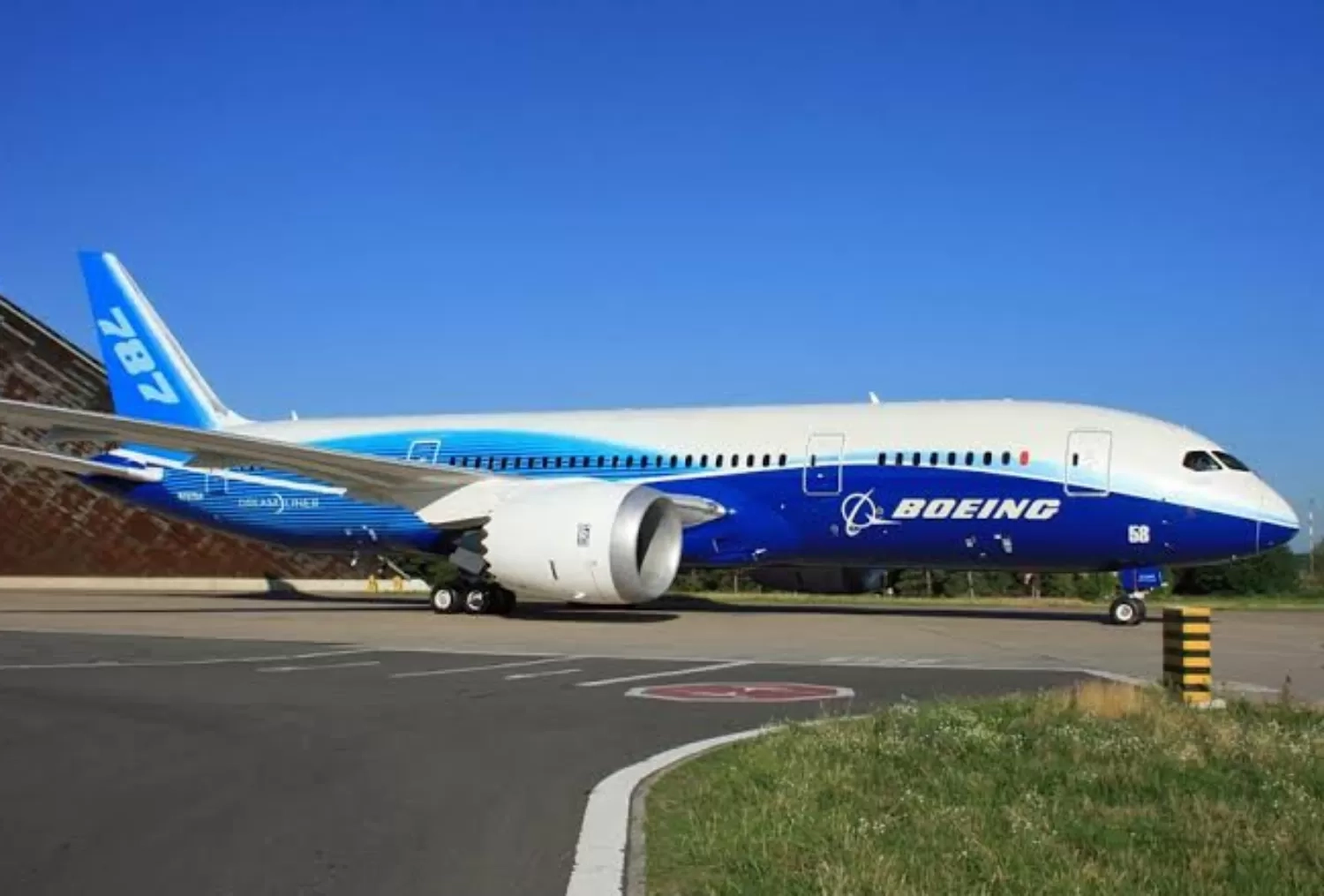 Pesawat Air India AI-171 yang Jatuh Tak Lama Setelah Lepas Landas Gunakan Boeing 787-8 Dreamliner, Ini Profil dan Spesifikasinya