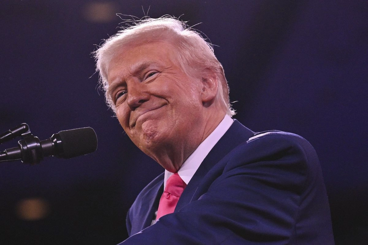 Ancaman Tarif Baru Trump Bikin Pasar Kripto dan Saham AS Waspada