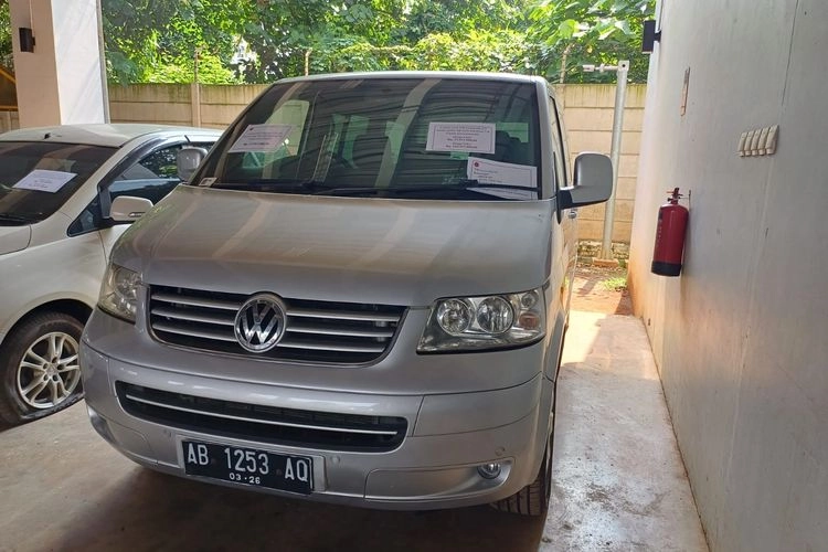 Lelang KPK: Tas LV dan VW Caravelle Rafael Alun Laku Rp 123 Juta
