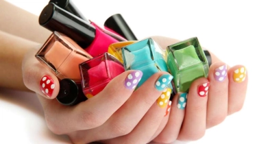 Ganti Warna Kuku Kapan Saja! 7 Nail Polish Peel Off yang Wajib Dicoba