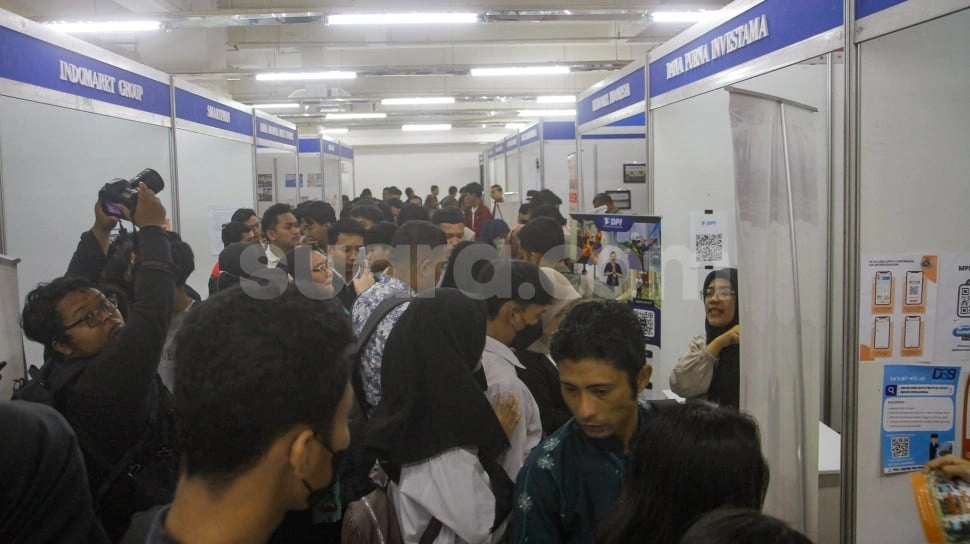 Singgung Omongan Luhut, Ekonom Sebut Butuh Waktu Lama Ciptakan 67 Ribu Lowongan Kerja di Indonesia