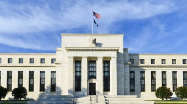 Trump Minta The Fed Segera Turunkan Suku Bunga, Ini Dampaknya Bagi Nilai Tukar Rupiah