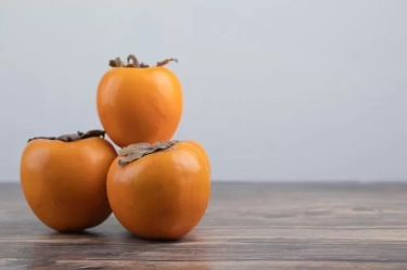 8 Manfaat Hebat Buah Kesemek: Si Manis dari Tiongkok yang Baik untuk Jantung hingga Diet!