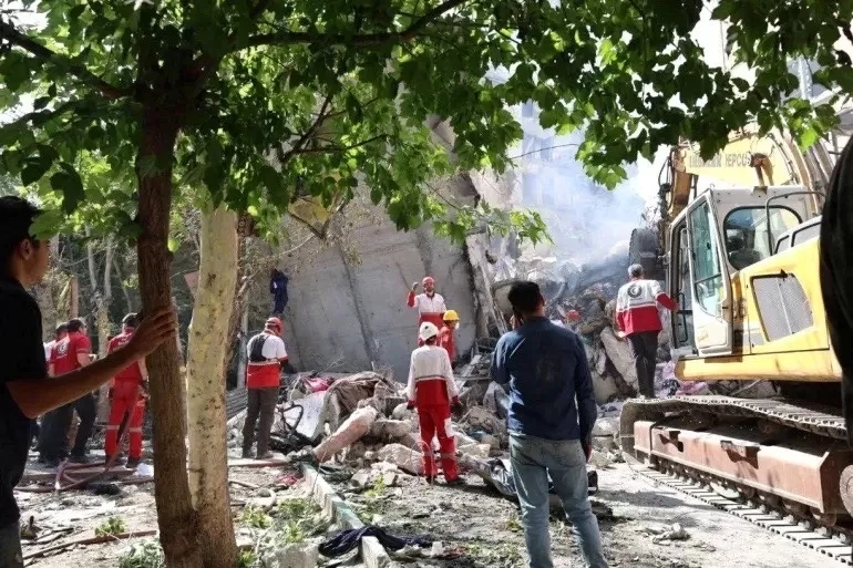 Serangan Balasan Iran ke Tel Aviv Tewaskan 3 Warga Israel, Netanyahu Meradang, Janji Gempur Tehran