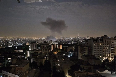 Iran - Israel Memanas, WNI Diimbau Tunda Perjalanan ke Sana