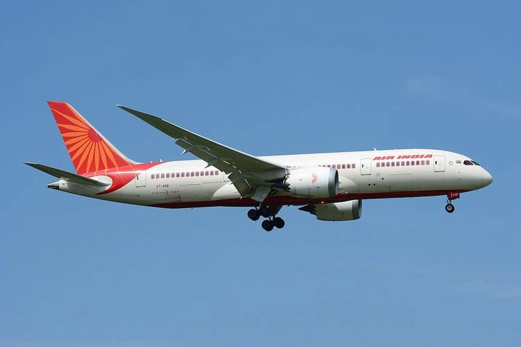 Mirip ''Final Destination'', Mahasiswi Selamat usai Terlambat Naik Pesawat Air India yang Jatuh