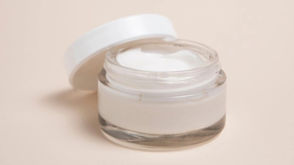 5 Rekomendasi Moisturizer Terbaik untuk Anti Aging: Bikin Kulit Kenyal Bercahaya