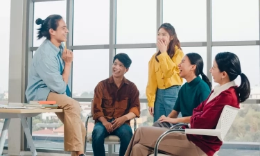 Menurut Psikologi, Ada 6 Bahasa Tubuh yang Mengisyaratkan Seseorang Benar-Benar Senang dengan Kehadiran Anda, Apa Saja?