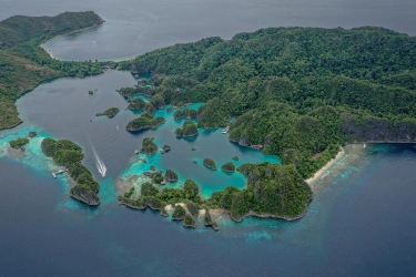Raja Ampat dan Kutukan Sumber Daya