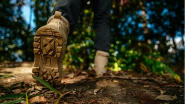 7 Rekomendasi Sepatu Lokal Mirip Salomon, Harga Lebih Murah Kualitas Unggulan!