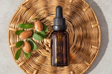 6 Manfaat Tamanu Oil untuk Kesehatan Kulit dan Kecantikan, Bikin Wajah Cerah, Bebas Jerawat, dan Anti-Aging