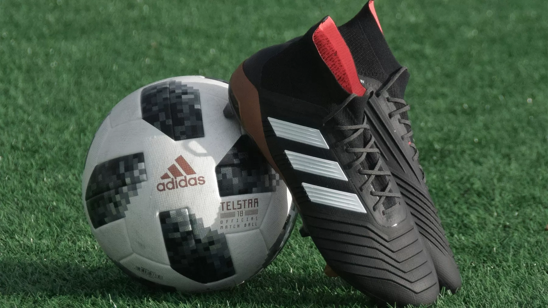 Mulai Keras dan Kaku di Perang Dunia Kedua hingga Muncul Predator, Bagaimana Sepatu Sepak Bola Berkembang? Ini Sejarah Singkat dan Inovasinya