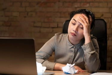 4 Zodiak yang Rentan Burnout Kerja, Ada Virgo