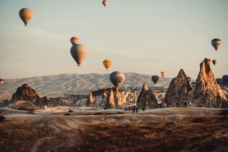 Kecelakaan Balon Udara di Turki Lukai 19 WNI, Pilot Meninggal