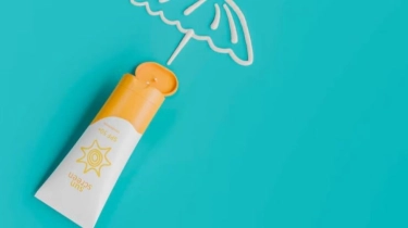 7 Pilihan Sunscreen yang Memutihkan dan Harganya Murah, Mulai Rp25 Ribuan!