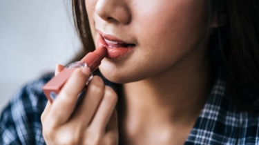 7 Rekomendasi Lipstik Matte untuk Bibir Kering, Mengandung Pelembap dan Tidak Bikin Pecah-Pecah!