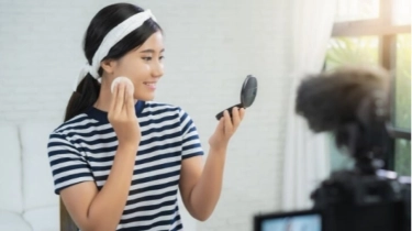 8 Rekomendasi Bedak Padat yang Bagus Mulai Rp 25 Ribu, Bikin Kulit Mulus Seperti Filter