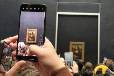 5 Tips Pilih HP yang Cocok untuk Travelling