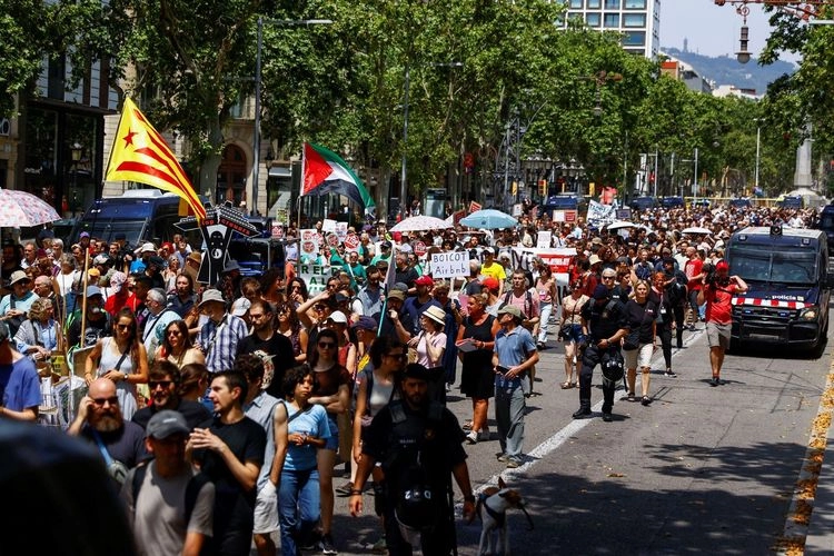 Cerita Warga Barcelona Terusir dari Tempat Tinggal Imbas Pariwisata Massal