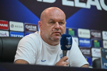 Respons Bojan Hodak Saat Diminta Bertahan Lebih Lama di Persib