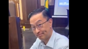 Viral Mendadak jadi 'Tukang Kayu' di Sidang, Tom Lembong Ngeluh: Mengganggu