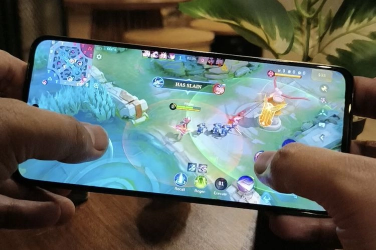 Mengapa HP Terasa Panas saat Main Game atau Nonton Video Lama?