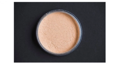 7 Rekomendasi Bedak Loose Powder yang MUA Approved, Andalan Make Up Flawless Bebas Kilap