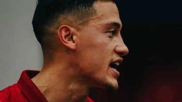 Jay Idzes 'Tertikung', Udinese Dikabarkan Pilih Bek Spezia untuk Gantikan Bijol