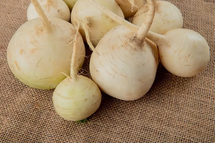9 Manfaat Hebat Bengkoang untuk Kesehatan Tubuh dan Kulit, Tak Sekadar Segar!