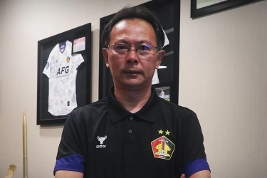 Ong Kim Swee Resmi Jadi Pelatih Persik Kediri