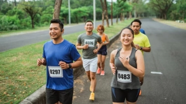 7 Sunscreen yang Bagus untuk Lari Maraton, Anti Luntur Mulai Rp50 Ribuan!