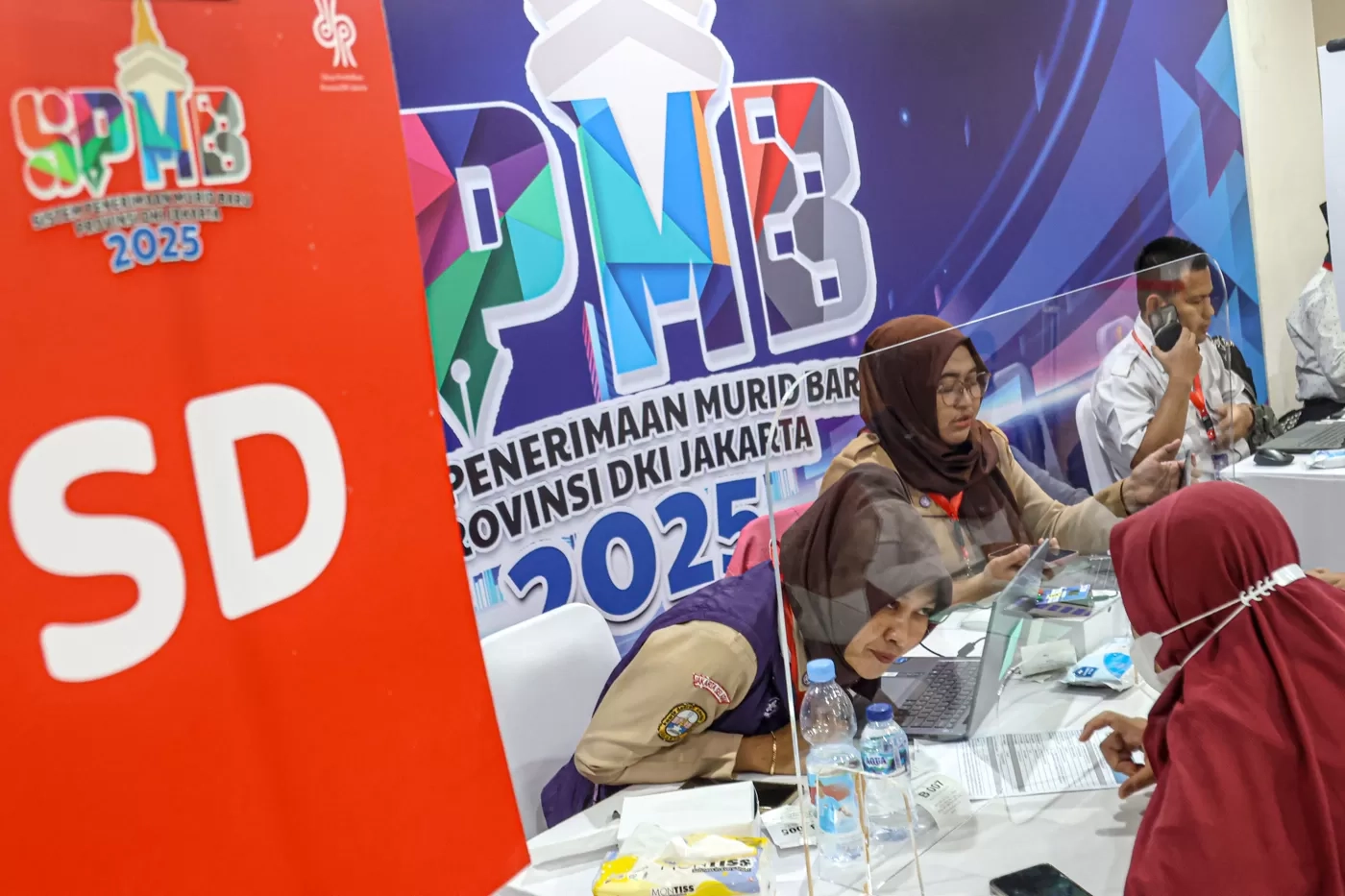 Baru Dua Kota, Siswa yang Tidak Diterima di Sekolah Negeri Akan Digratiskan di Sekolah Swasta