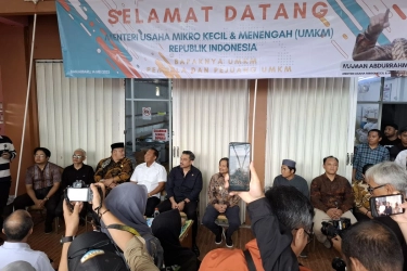 Menteri UMKM Buka Kembali Toko Mama Khas Banjar