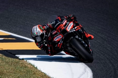 Francesco Bagnaia Gagal Kudeta Marc Marquez, Marco Bezzecchi Bikin Kejutan: FP1 MotoGP Italia 2025 Dikuasai Aprilia!