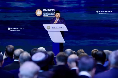 Prabowo Subianto Tegaskan Indonesia Tetap Non-Blok di Forum Ekonomi St. Petersburg 2025